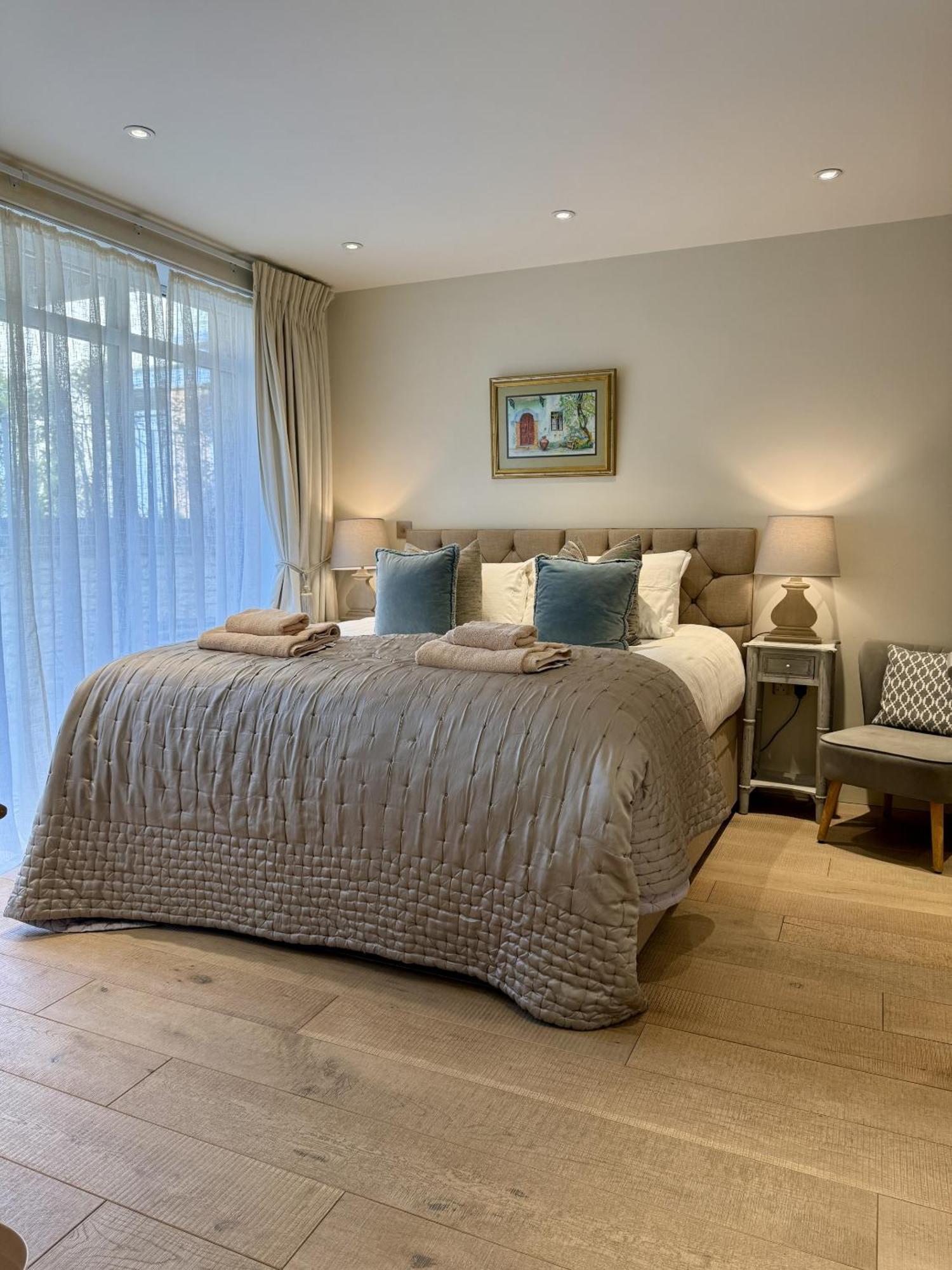 Апартаменты Walcot Yard With Parking, Bath Keys Номер фото